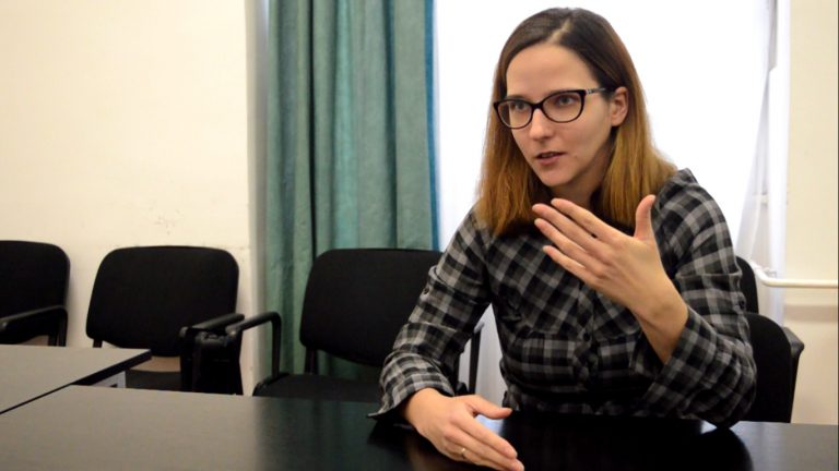 „Olyan ez, mint az üvegplafon” – interjú Laborczi Dórával