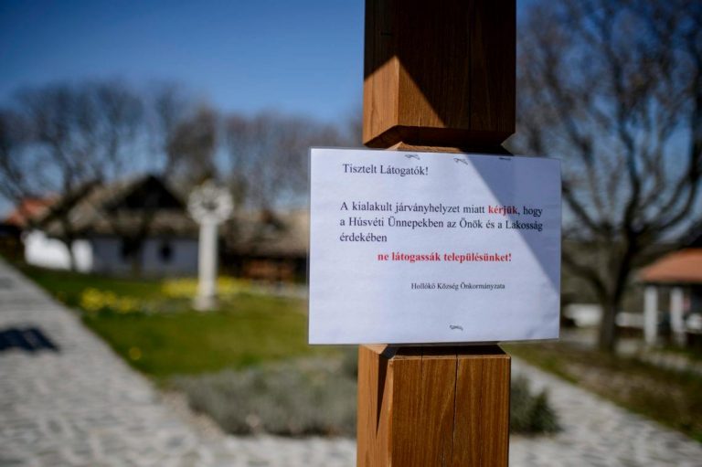 Elmaradt a legendás Hollókői Húsvéti Fesztivál a koronavírus miatt – Több milliós bevételtől esett el a világörökségi falu