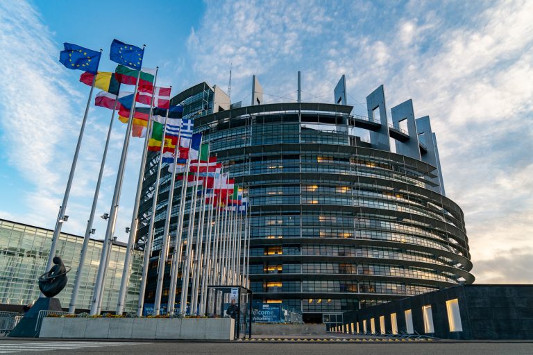 Felszabadítaná az állam alól a médiapiacot az Európai Parlament