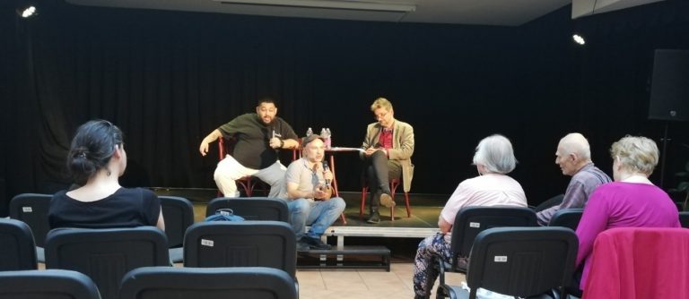 Egy roma lakóház útja a zsákfalutól egészen Berlinig – Háromezer számozott darab